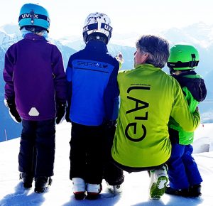 Skiteamer von elan sportreisen mit 3 Jungs