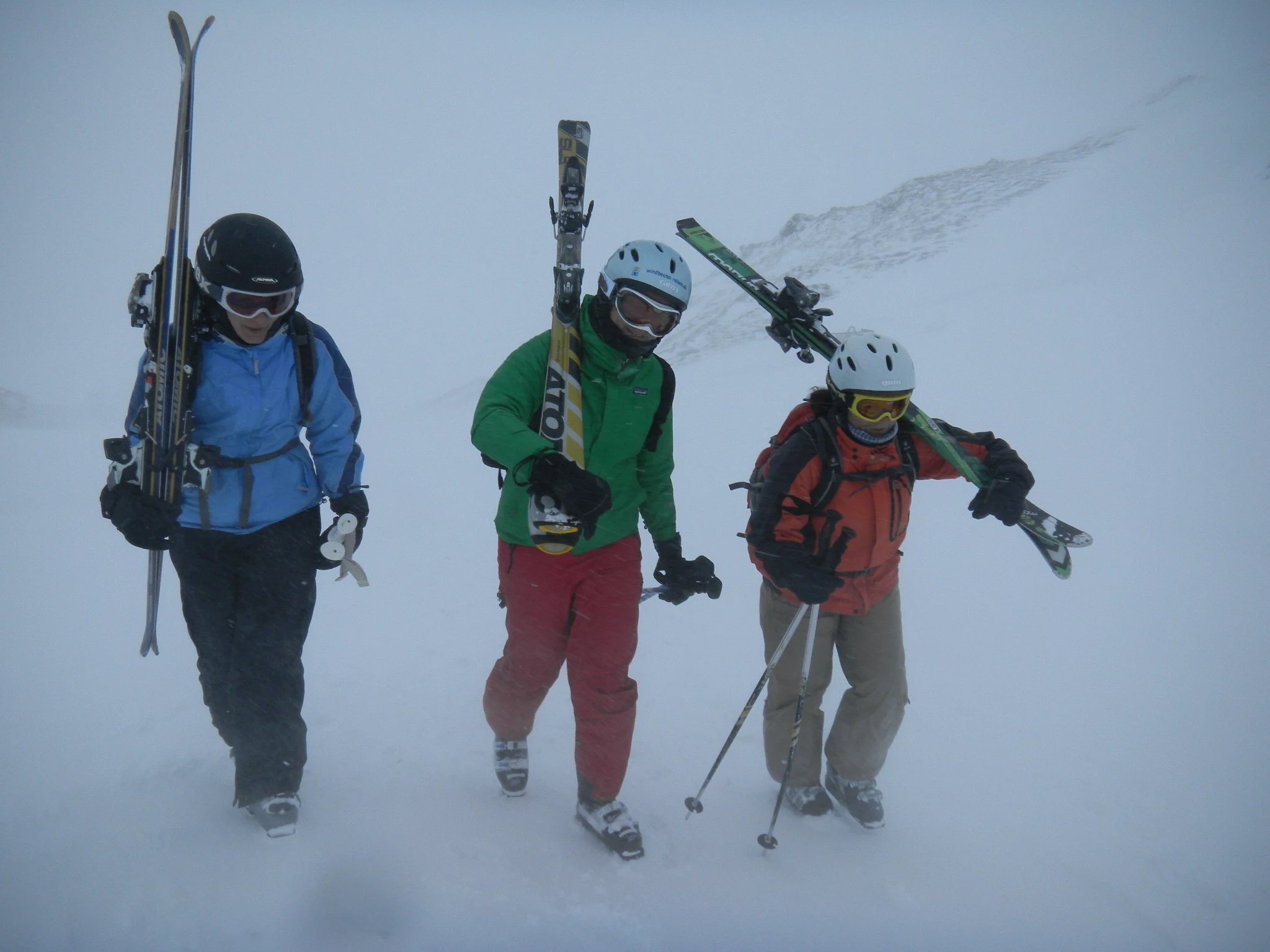 Skifahrer im Schnee im Skigebiet Bad Hofgastein