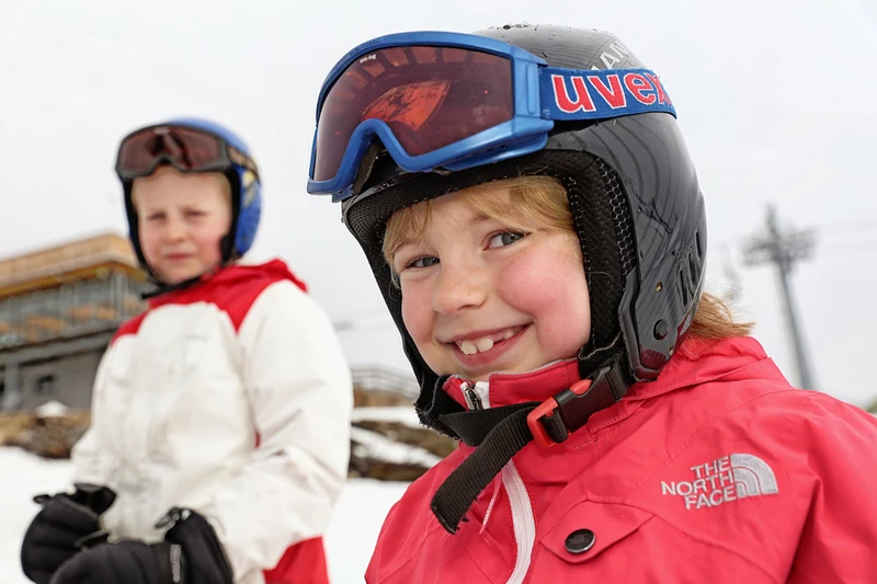 Kinder im Skiurlaub Garfrescha/Montafon in der Schweiz
