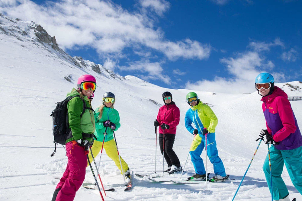 Bei uns muss niemand alleine Skifahren