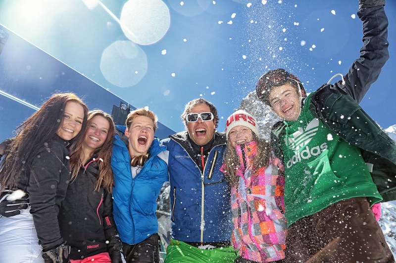 Erwachsene im Skiurlaub in Garfrescha/Montafon in der Schweiz