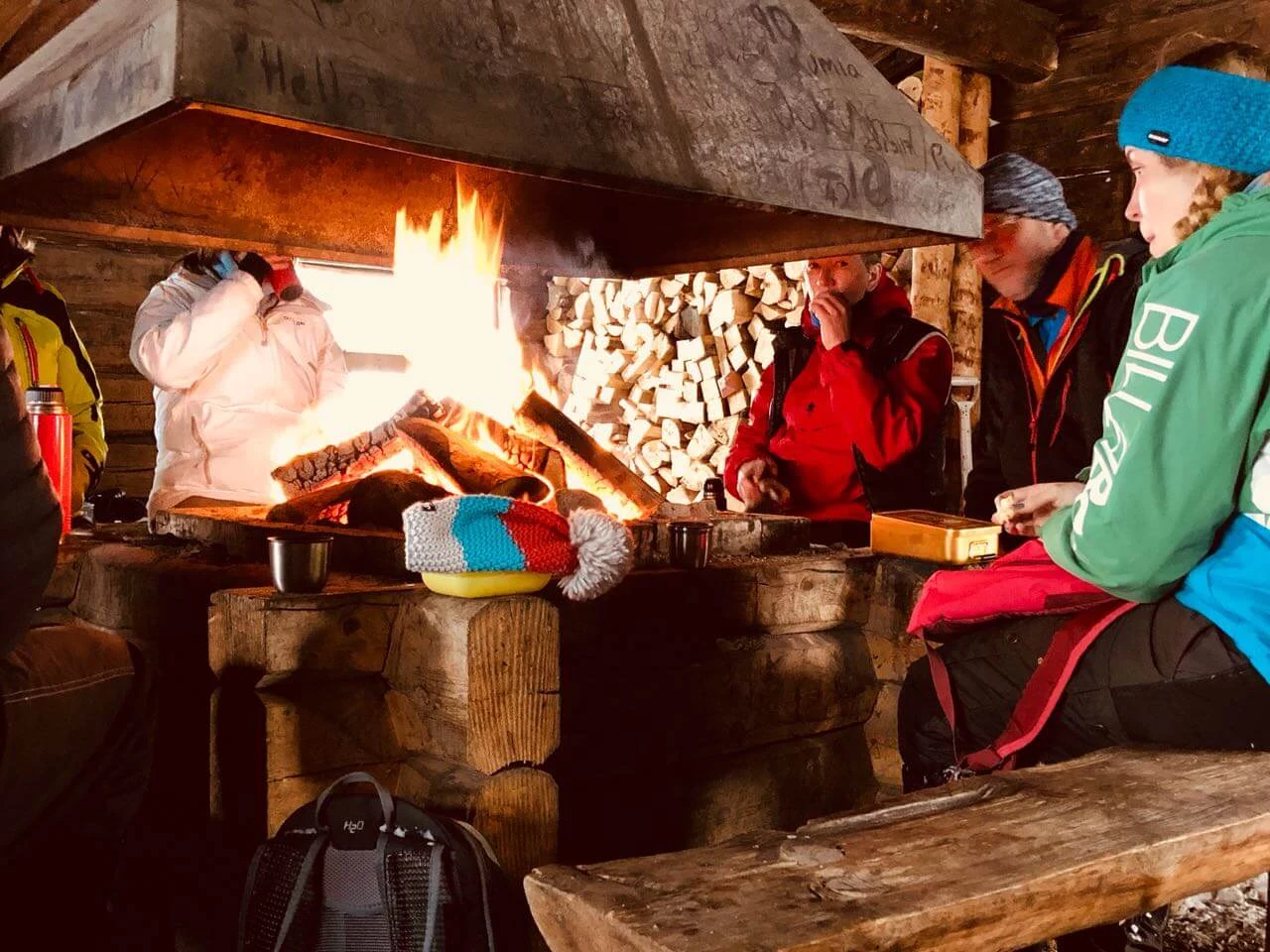 Lagerfeuer im Aktivcamp in Schweden