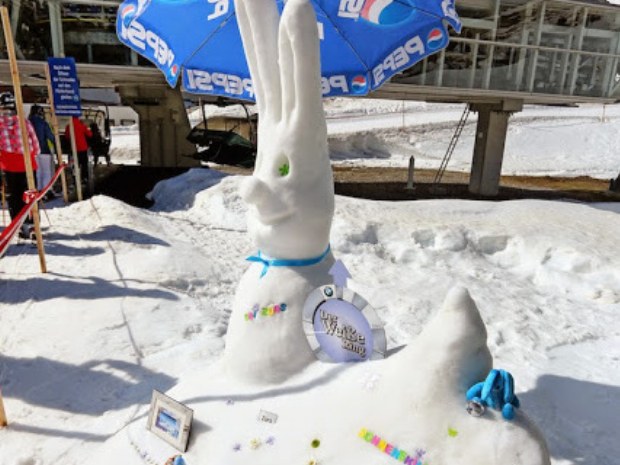 Spaß im Schnee: Schneehase aus Naturschnee im Skigebiet Montafon
