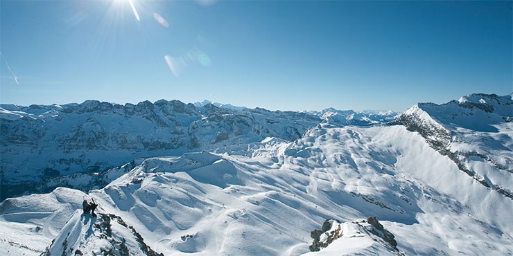 Panorama der Berge im Skigebiet Champéry in der Schweiz