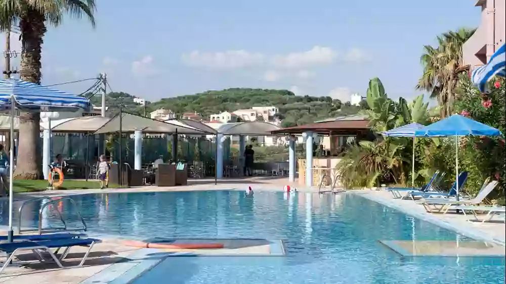 Der Pool im Sportclub Dimitra auf Kreta