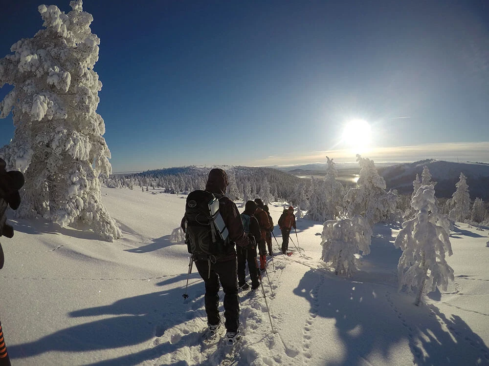 Schneeschuhwanderung im Aktivcamp in Schweden